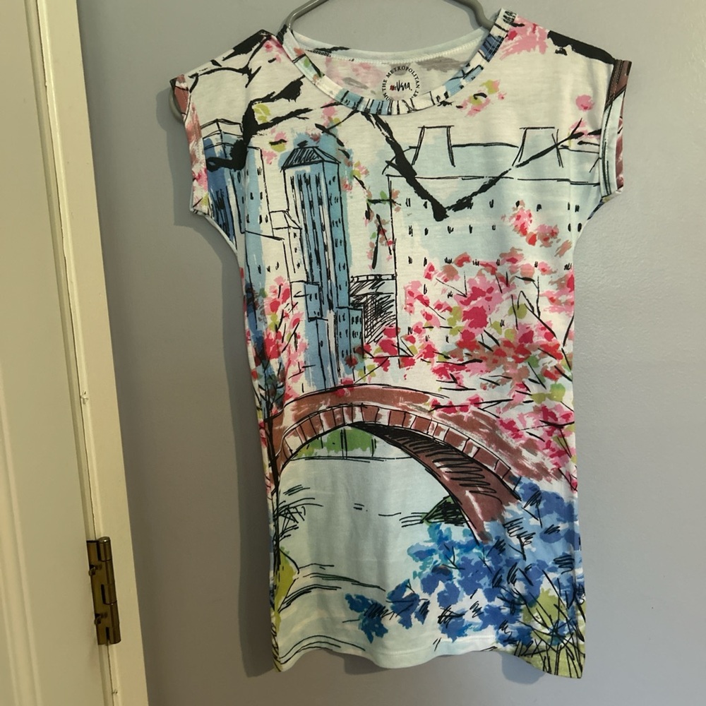 Blue and Pink Graphic Fitted Short Sleeve Tee